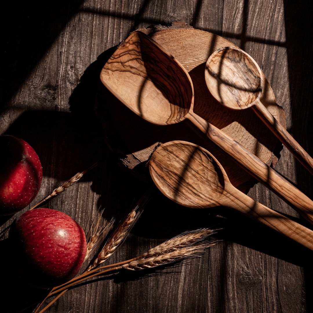 Olive Wood vs Bamboo vs Plastic