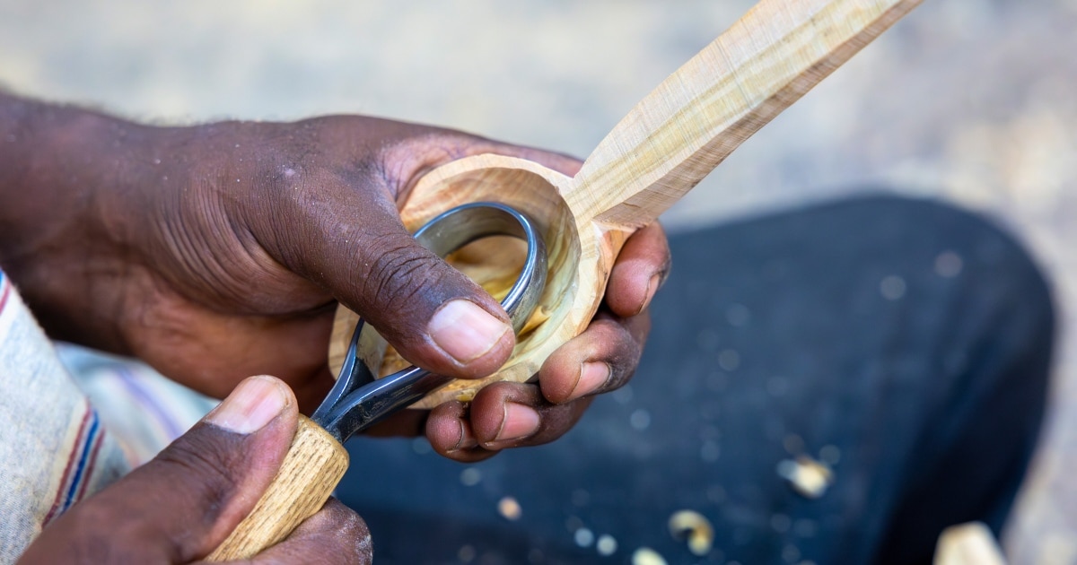 From the Grove to the Gallery: How a Displaced Artisan in Lesvos Carves a New Future
